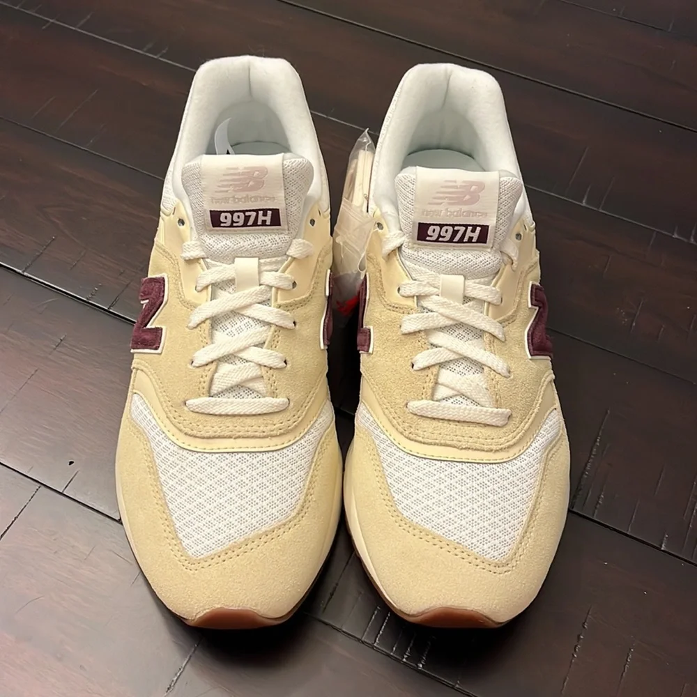 New Balance 997H Classics Shoes Sneakers CW997HRM 997 Womens Size 9.5 / Mens 8